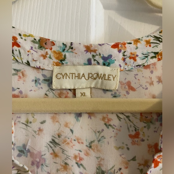 Cute Spring top ! - Picture 3 of 7